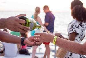 Cabo San Lucas: Crucero de 2 horas al atardecer con comida y vino