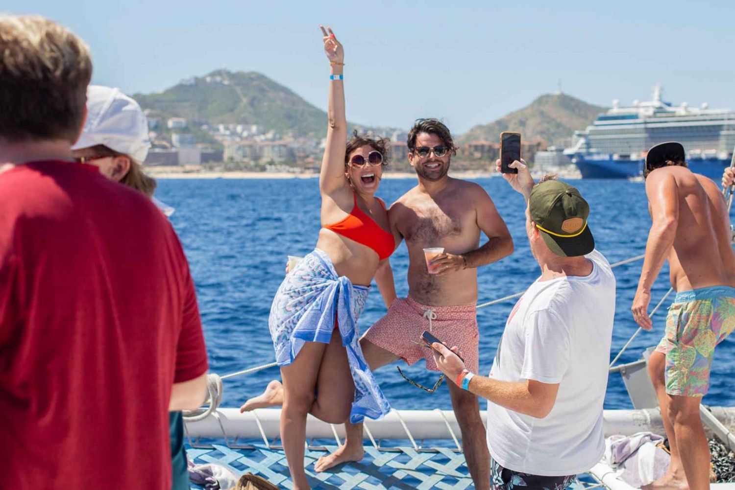 Cabo San Lucas: 4-Hour Snorkeling Cruise with Open Bar