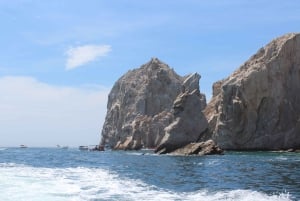 Cabo San Lucas: City Tour and Beach Day