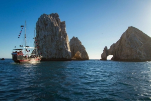 Cabo San Lucas: Sunset Pirate Ship Cruise with Dinner Show