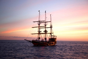 Cabo San Lucas: Sunset Pirate Ship Cruise with Dinner Show