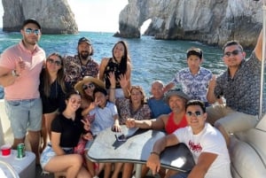 Cabos Tour Privado en Yate, Actividades Acuáticas, Comida y Bebidas