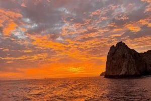 Cabos Private Yacht Tour, Water Activities, Lunch & Drinks