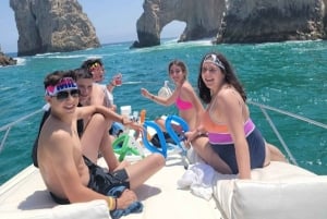 Cabos Tour Privado en Yate, Actividades Acuáticas, Comida y Bebidas