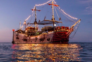 Cancún: Cena Crucero en Barco Pirata Capitán Garfio