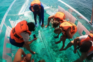 Cancún: Clear Boat Ride with drinks