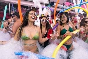 Cancún: Pase de un día al Club de Playa Coco Bongo