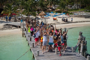 Cancún: Crucero en barco con sesiones de Hip Hop