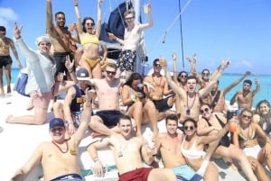 Cancún Isla Mujeres Fiesta en Catamarán Barra Libre Sólo Adultos