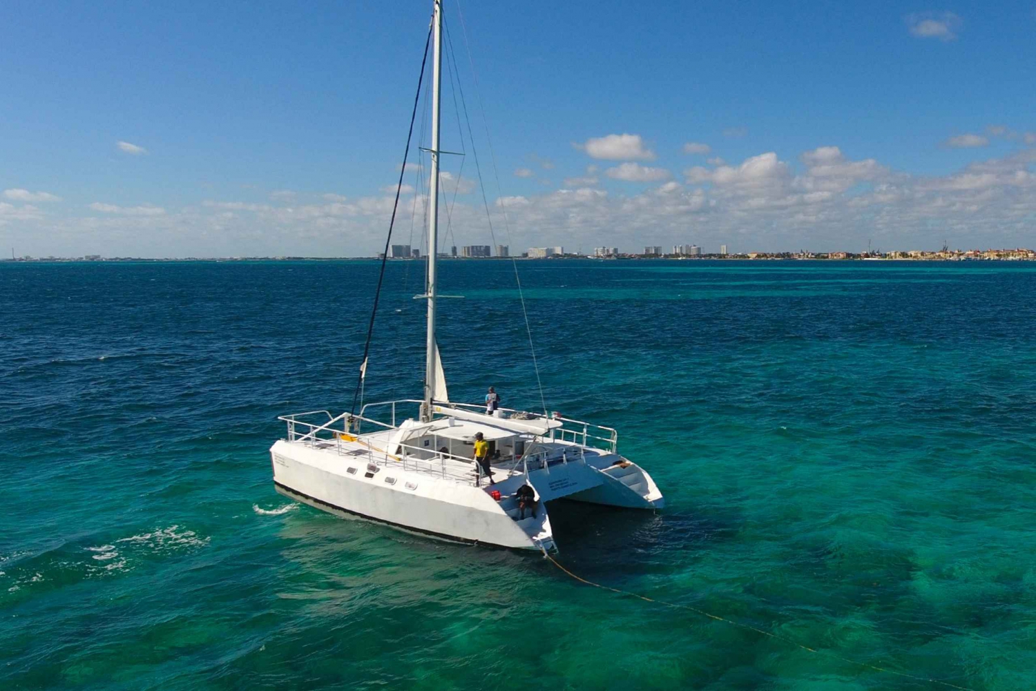 Cancún: Isla Mujeres Catamaran Tour & Swim with Dolphins