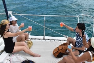Cancun: Isla Mujeres Only Adults Catamaran, drinks & snorkel