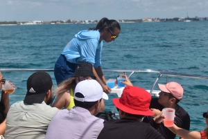 Cancun: Isla Mujeres Only Adults Catamaran, drinks & snorkel