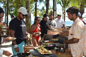 Cancun: Isla Mujeres Only Adults Catamaran, snorkel & lunch