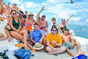 Cancun: Isla Mujeres Premium Catamaran Half-Day Tour