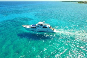 Cancun: Isla Mujeres Yacht Tour
