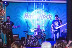 Cancún: Night-time Party Bus Tour & Music at Hard Rock Cafe