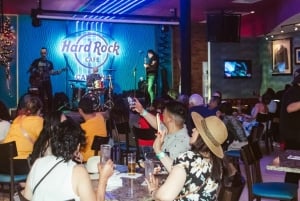 Cancún: Tour nocturno en autobús de fiesta y música en Hard Rock Cafe