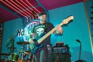 Cancún: Tour nocturno en autobús de fiesta y música en Hard Rock Cafe