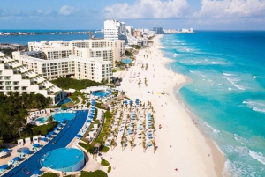 Cancun: Private Custom Walking Tour with a Local Guide