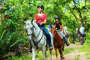 Parque de la selva tropical de Carabalí: recorrido a caballo por la selva tropical