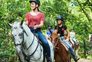 Parque de la selva tropical de Carabalí: recorrido a caballo por la selva tropical