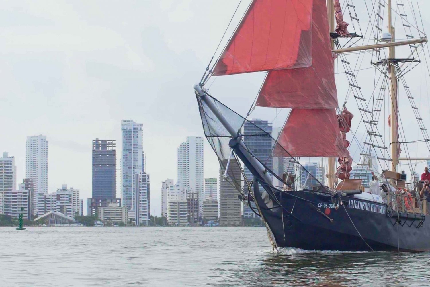 Cartagena, CO: Sunset Skyline Pirate Boat Tour with Drinks