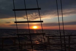 Cartagena, CO: Sunset Skyline Pirate Boat Tour with Drinks