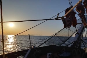 Cartagena, CO: Sunset Skyline Pirate Boat Tour with Drinks