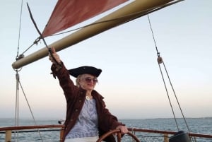 Cartagena, CO: Sunset Skyline Tour en barco pirata con bebidas