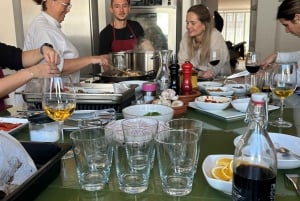 Catalunya: Market tour, vermut and paella showcooking