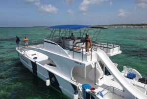 Catamaran party Boat con open bar y snorkeling en punta cana