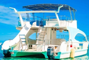 Catamaran party Boat con open bar y snorkeling en punta cana