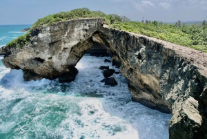 From San Juan: Cueva del Indio Guided Hiking Tour