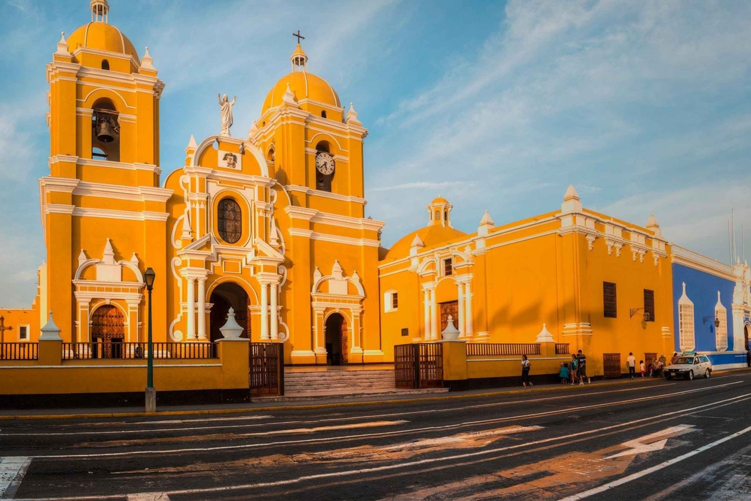 City Tour Trujillo |Panoramic bus|