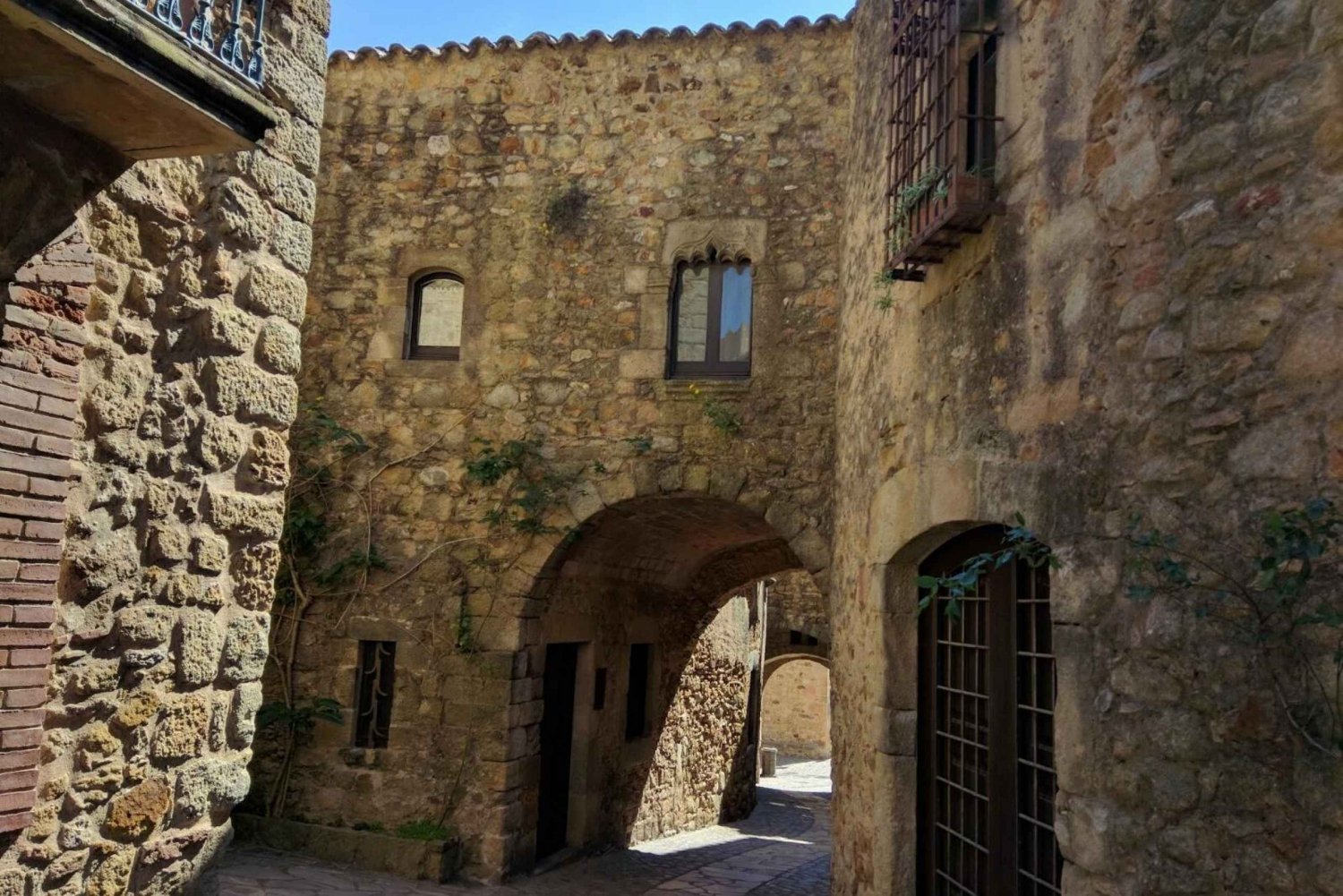 Costa Brava and Medieval Villages Full Day Tour