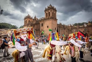 Cuzco: tour histórico a pie y visita a un mercado