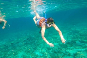 Desde Cancún: Excursión en Catamarán a Isla Mujeres con Comida y Barra Libre