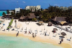 Desde Cancún: Isla Mujeres Excursión Guiada en Carrito de Golf y Club de Playa