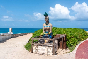 Desde Cancún: Isla Mujeres Excursión Guiada en Carrito de Golf y Club de Playa