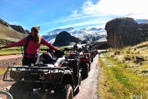 Desde Cusco: Excursión en quad a la Montaña Arco Iris con comidas