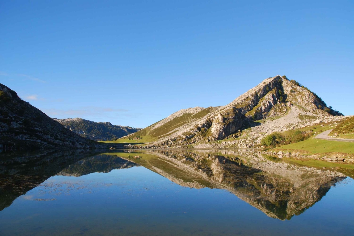 From Oviedo: Covadonga Lakes, Cangas de Onís, and Lastres