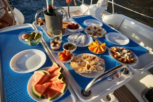 From Puerto de Mogán: Sailboat Trip with Food and Drinks