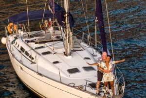 Desde Puerto de Mogán: paseo en velero con comida y bebida