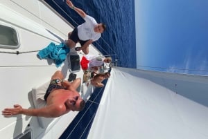 From Puerto de Mogán: Sailboat Trip with Food and Drinks