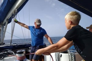 From Puerto de Mogán: Sailboat Trip with Food and Drinks