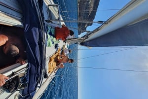 From Puerto de Mogán: Sailboat Trip with Food and Drinks