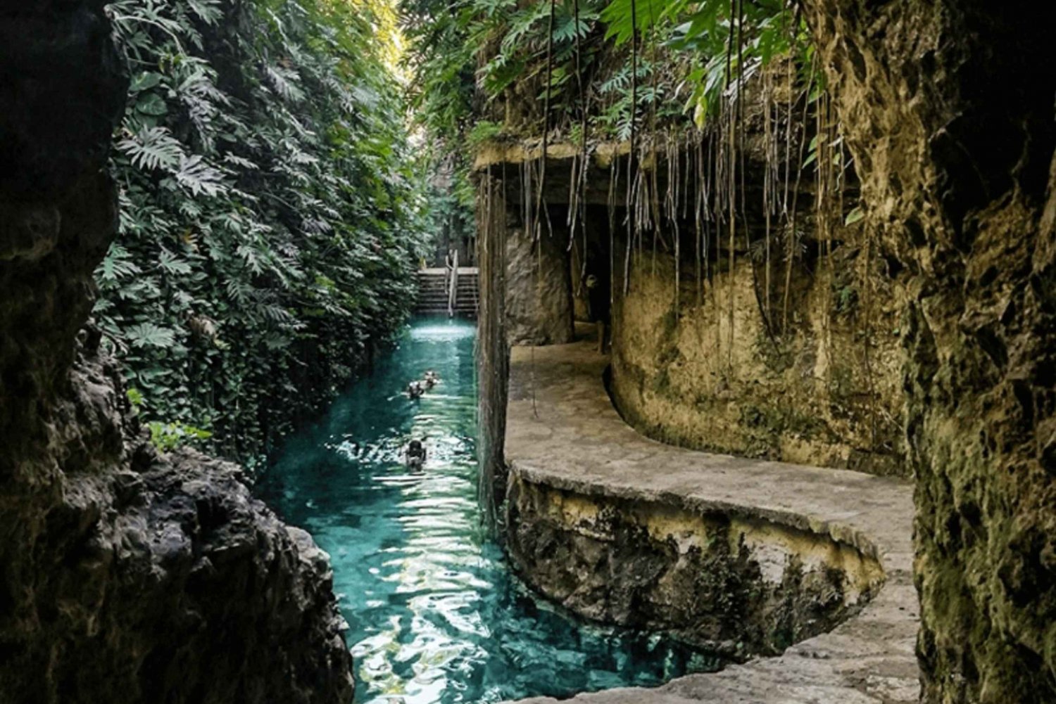 Hacienda & Cenote Mucuyche