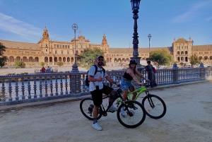 Paseo en Bici al Atardecer por la Sevilla Histórica