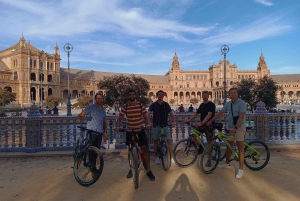 Paseo en Bici al Atardecer por la Sevilla Histórica