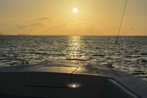 Crucero privado al atardecer y snorkel por la bahía de Isla Mujeres